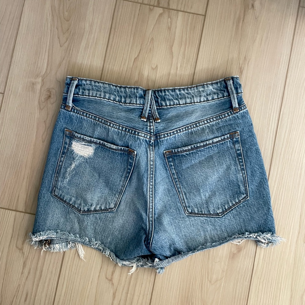 High Wasted Distressed Denim Shorts Light Wash Size 25 Good American - Picture 4 of 4